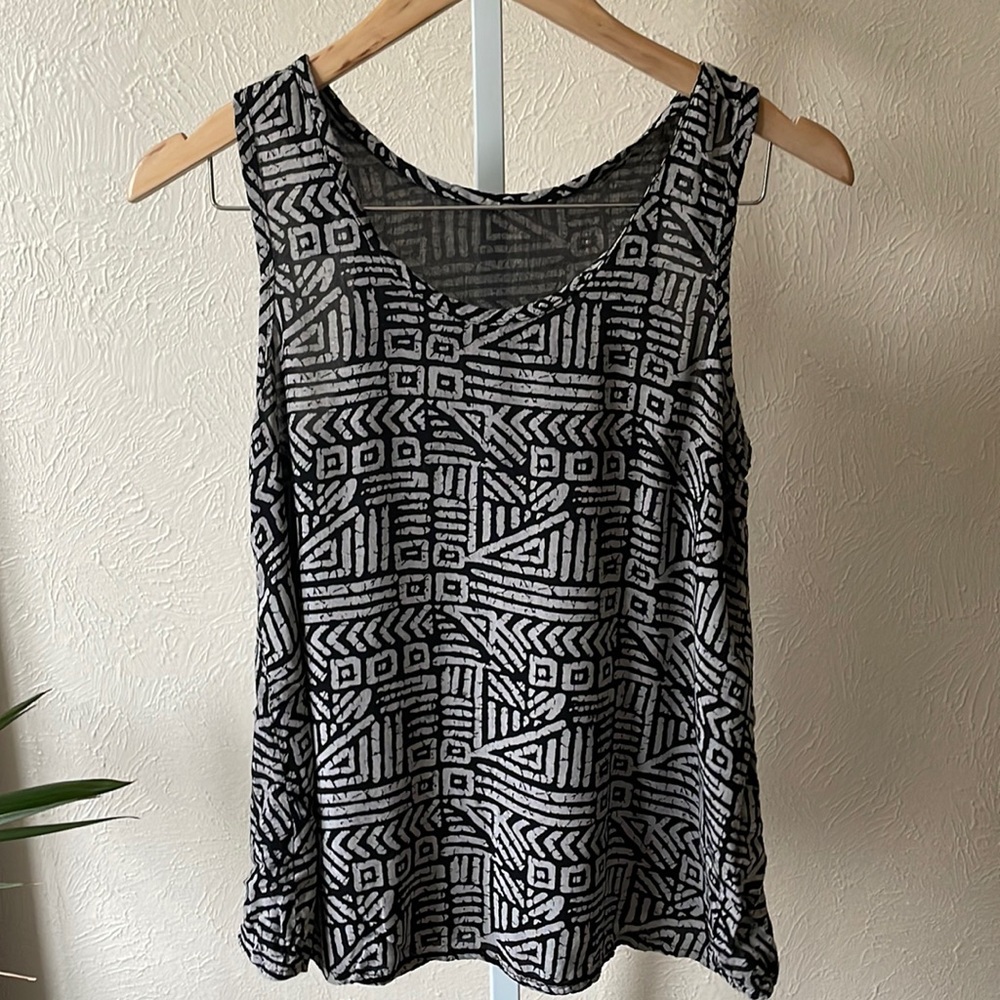 Super cute racer back Aztec print soft tank
